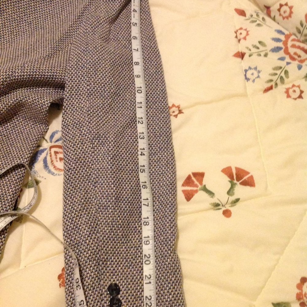 Women's Jacket - Picture 9 of 10